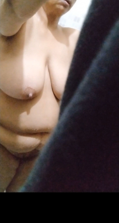 Desi Indian chubby mom