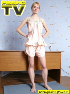 Teen pissing in panties