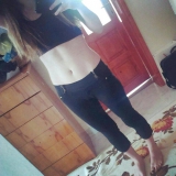 Siyah ojeli turk kizi