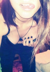 Siyah ojeli turk kizi