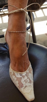 mature foot shoe fetish