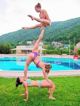 one hughson gal 1b650-1b700