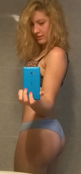 19 yo italian amateur whastapp selfies