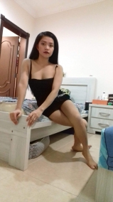 Sheraine Pornstar Hot Pose In Black Dress