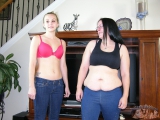 TWO AMATEURS MODELING NUDE - HOMEMADE STYLE