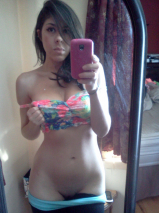 USA woman boobs pussy selfie