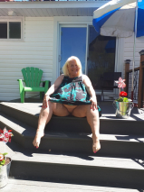 granny shows pussy