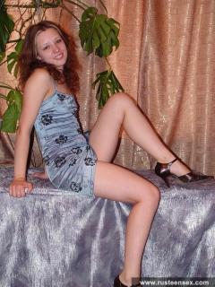 Dark-haired teen pussy - N