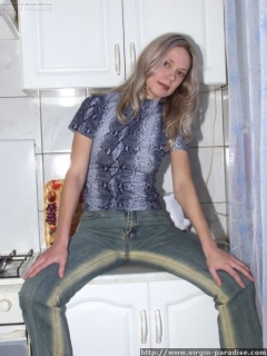 Virgin in amateur striptease - N