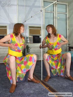 Hot mommy stripping - N