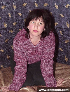 Shy mature posing naked - N