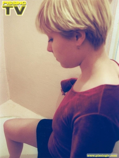 Blonde bathroom pissing whim - N