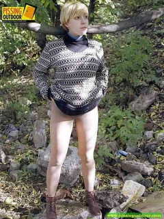 Bad girl peeing - N