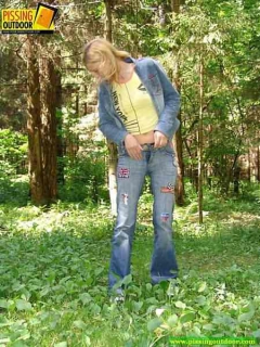 Frolicsome teen peeing - N