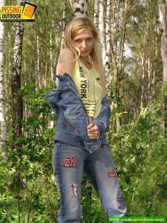 Babe in jeans peeing - N