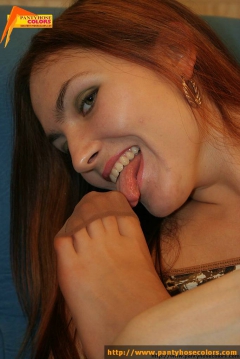 Pantyhosed teen sucking dick - N