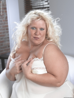 BBW Donna is showing - N