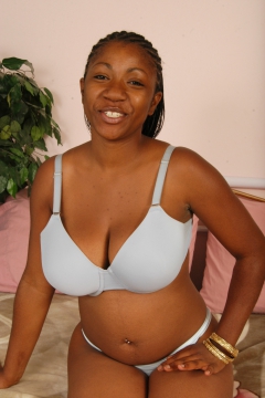 Busty ebony babe posing nude and spreading her pussy - N