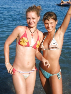 Pretty Sexy Hot Bikini Girls - N