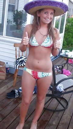 Pretty Sexy Hot Bikini Girls - N