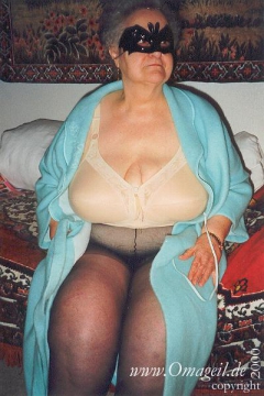 Big old granny tits 01 - N