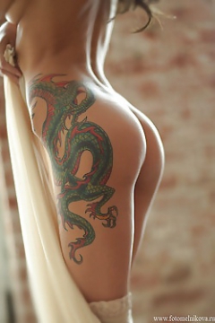 Hot Tattooed Girls - N