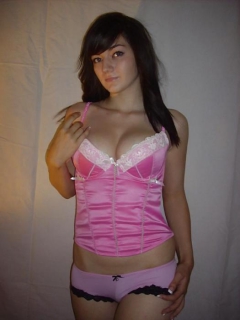 HOT EMO BEAUTY - N