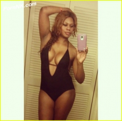 Sexy Selfies - N