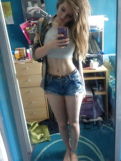 Juicy amateur teen nudes - tight and skinny blonde selfies - N