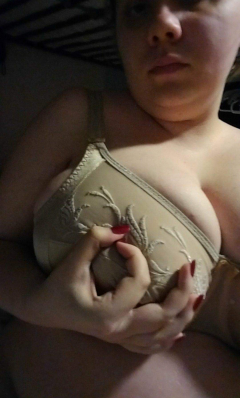 Fat Slut Michelle Elizabeth Bird - Minnoona - N