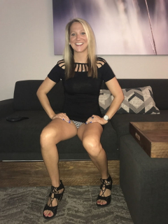 HOT AND SEXY MATURE LADIES - 1 - N