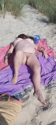 Beach day - N