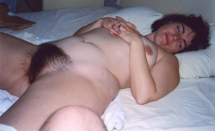 How beautiful and desirable hairy women are in their beds... - N