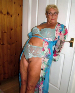 She dreams of being fucked in her hairy pussy 4 - N