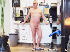je fais le menage nu - N
