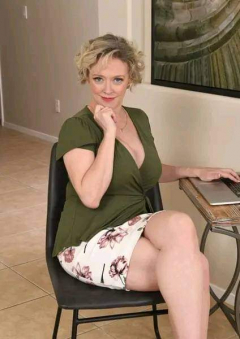 mature and sexy - N