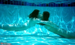 Sister Kiss - N