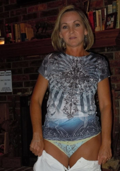 Mature and sexy - N
