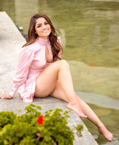 mature and sexy - N