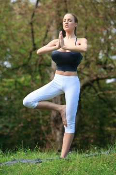 Jordan Carver - N