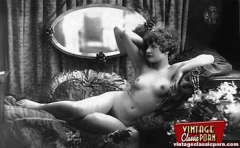 Antique Solo Chicks - N