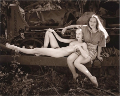 Relaxing Grils - N