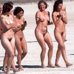 Beachy Babes 3 - N