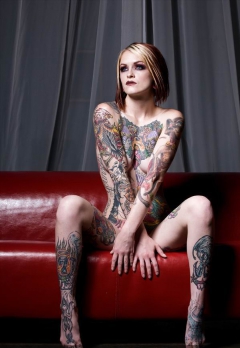 Pierced Tatoo Queen 2 - N