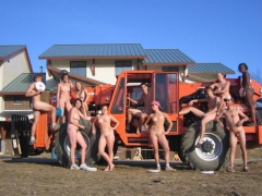 Groups nude 2 - N