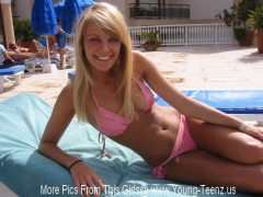 Two Hot Teens Sister In The Holidays - N