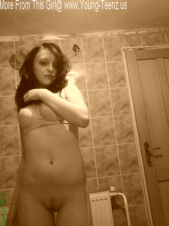 Stolen iPhone Pics! Italien Teen Felicia Selfshots - N