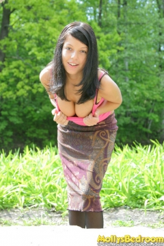 Molly shows pink in the park - N