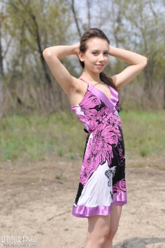Juicy cutie outdoors - N