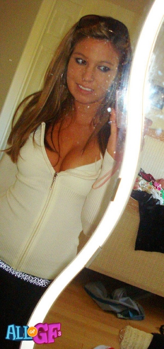 Girlfriend stripping on cam - N
